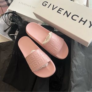 Brand New Givenchy 4G Slide Flat Sandals Size 39 Blush Pink Italy